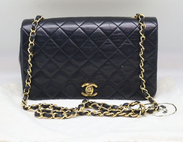 シャネル/CHANEL/マトラッセ/シングルフラップ/ラムスキン/ココマーク/ターンロック/チェーンショルダーバッグ/ブラック