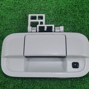 2530DML1】☆送料無料 ワゴンR MH55S バックドアハンドル ZVR ピュアホワイトパール 82851A50M2 ドアノブ