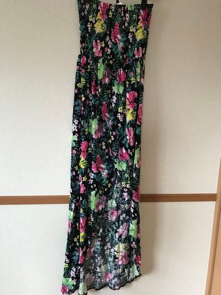 H&M トロピカル マキシ丈 ベアトップワンピース