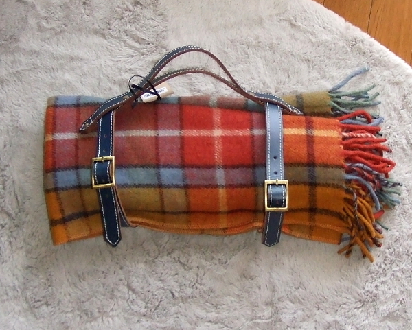 新品☆The Tartan Blanket Co.☆本革ピクニックストラップ ネイビー キャリー紺タータン ブランケット スコットランド北欧レザー キャンプ