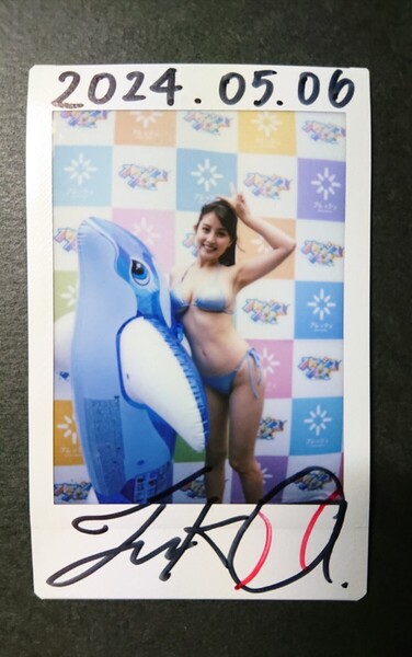 即決 花咲楓香 直筆サイン入り 現場ビキニチェキ 脇見せ