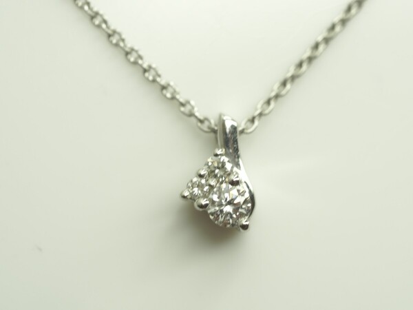 N058● STAR JEWELRY スタージュエリー 可愛く集まった極上良質ダイヤネックレスPt950 プラチナD0 09ct ご希望の方に箱をお付け致します