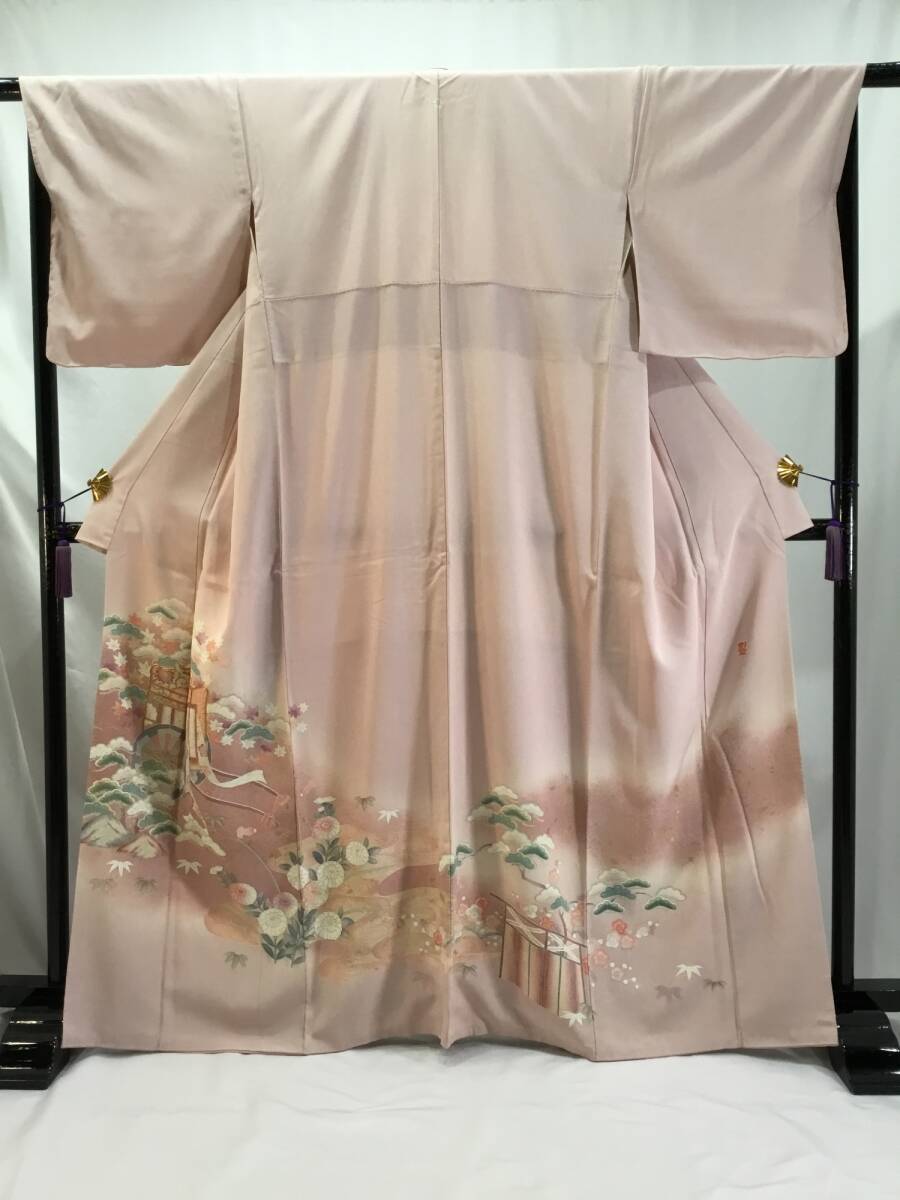 色留袖/正絹/ピンク/御所車/一ッ紋/「剣梅鉢」/作家物/落款/比翼なし/仕立上がり/適応身長150~157㎝/7837【ゆずりは】