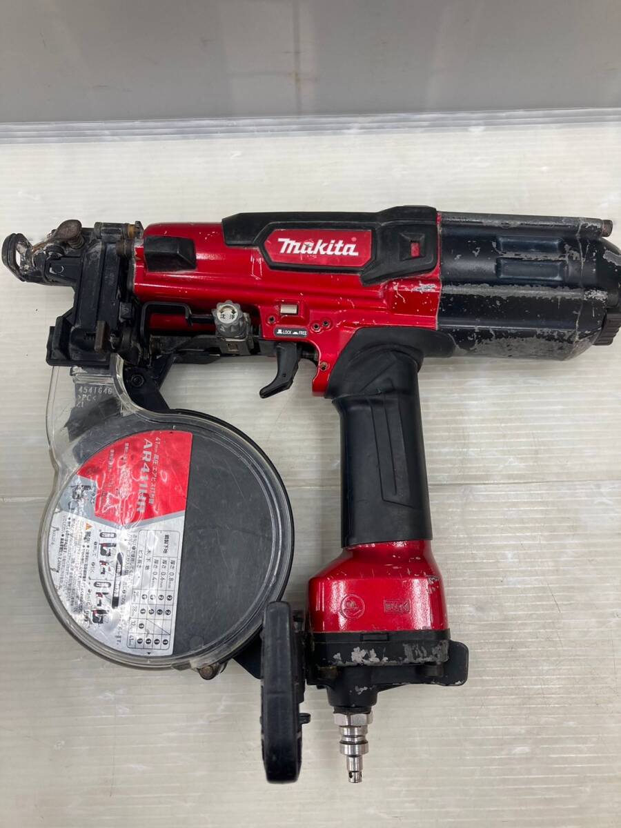 【中古品】【0924】★makita(マキタ) 41㎜高圧エアビス打ち機 赤 AR411HR ITC4IUFTLORC