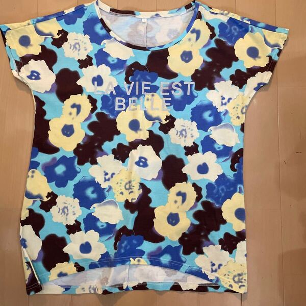 送料無料 新品同様 水彩画のような花柄チュニックTシャツ ゆったりデザイン サイズS 送料込み