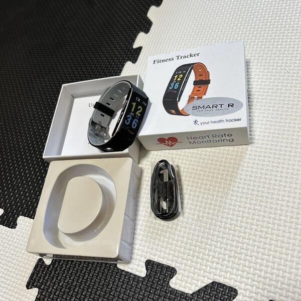 Fitness Tracker SMART R 新品 スマートウォッチ 匿名配送