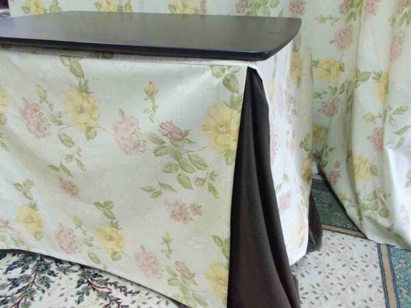 ダイニングコタツ布団カバー 75×105サイズのダイニングコタツ布団用 撥水加工 こたつ上掛け ハイこたつ用 カバーの販売です。