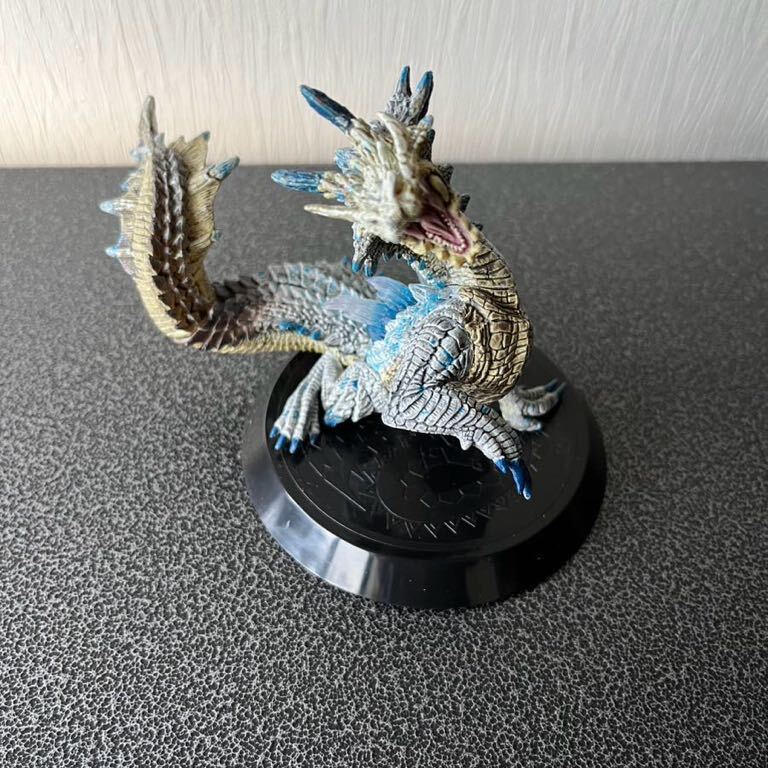 Amazon | 未開封品 モンスター・ハンター スタンダードモデル 白