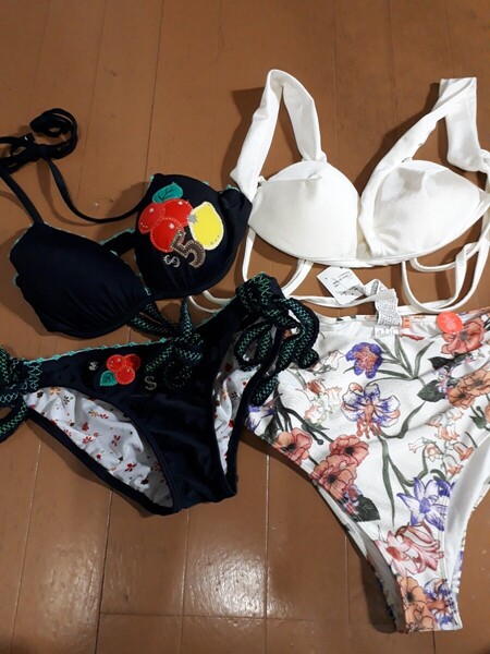 ★ レディース水着サイズ9M トータスイレブン と FOREVER21新品の水着 2枚セット