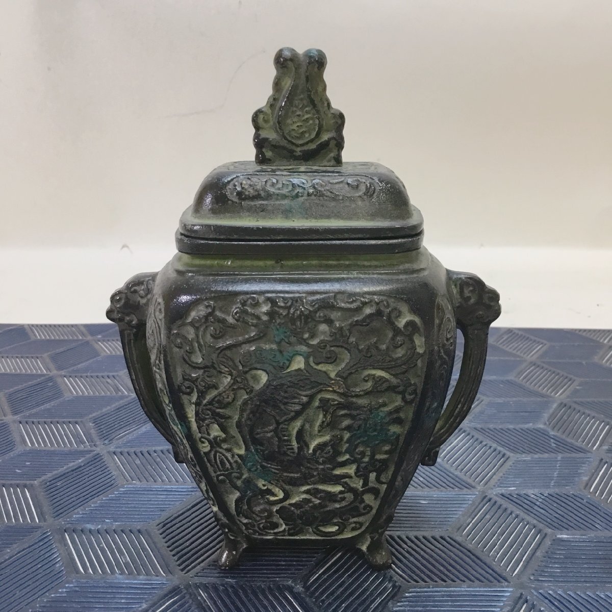 香炉□四足 古銅製 唐草模様 透かし火屋 象耳付 唐銅 古玩 唐物 香炉□四足 古銅製 唐草模様 透かし火屋 象耳付 唐銅 古玩 唐物