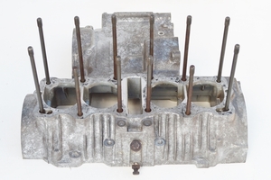 ホンダ CB400F クランクケース・アッパー 中古品 当時物 (HONDA・CB400F・ヨンフォア・CB350F) HONDA