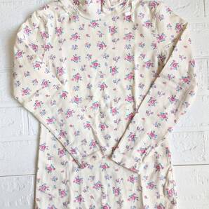 1-2回使用のみ【超美品】送料無料 ☆花柄 リボンつき ハイネックトップス 長袖トップス サイズ120 オフホワイト お嬢様風☆