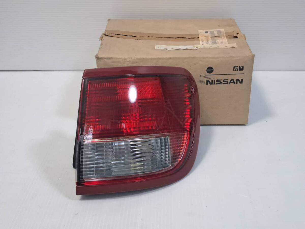 NISSAN エキスパート ADバン VW11 テールライト テールランプ レンズ 右 コイト製 KOITO 220-24767 26554-WA400 美品 外箱あり