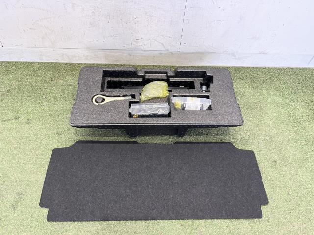 タフト 6BA-LA900S 車載工具 G クロムベンチャー X07 64421-B2270 ラゲッジボックス付き
