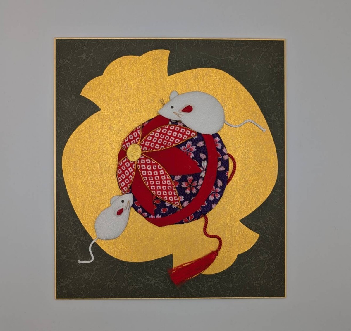 押し絵、タペストリー、「干支に乗る大黒様」 三連タペストリー（辰年）｜株式会社さくらほりきり