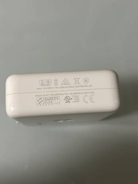 送料無料 Apple アップル 61W USB-C Power Adapter 電源アダプタA1718