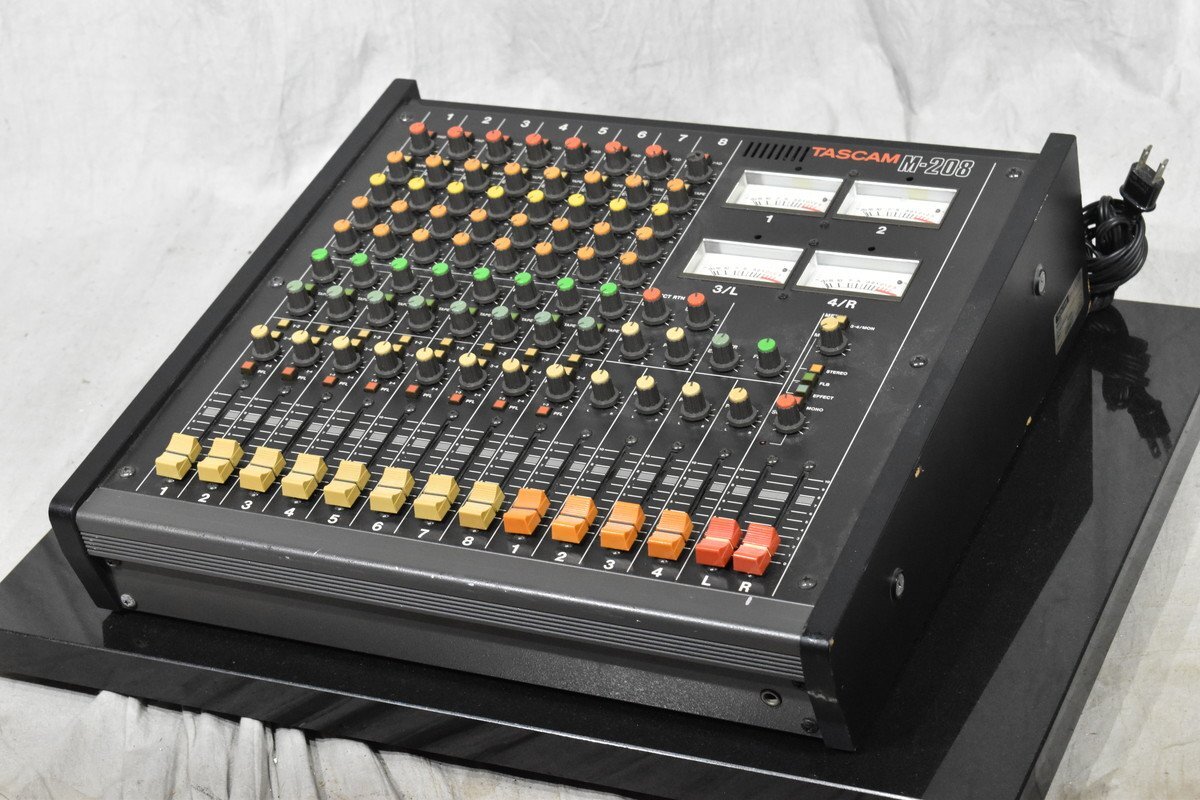 ◇TASCAM タスカム M-208 ミキサー 【現状出品 ◇TASCAM タスカム M-208 ミキサー 【現状出品