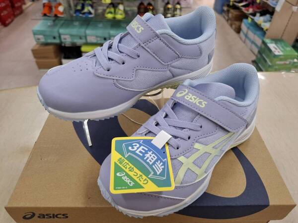 新品即決23.5cm★asicsアシックス LAZERBEAMレーザービーム 1154A183 ジュニア ランニング☆幅3E 運動靴 ゴム紐ベロクロ 子供靴!NEWモデル