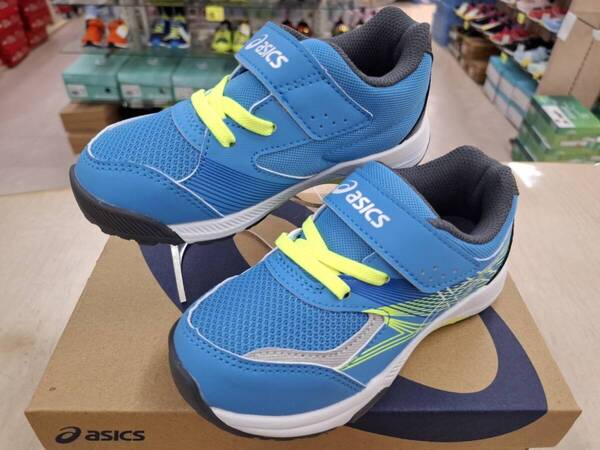 新品即決22.0cm★asicsアシックス LAZERBEAMレーザービーム 1154A185 ジュニア ランニング☆運動靴 ゴム紐ベロクロ 子供靴!NEWカラー♪