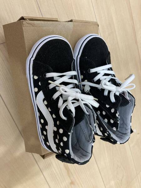バンズ vans ハイカット 女の子 girls kids 黒 可愛い 18センチ リボン付き 箱付き 未使用 保管品 送料無料