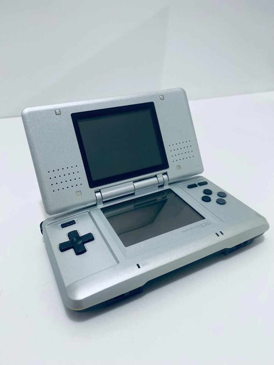 nintendo 初代ds 　色シルバー　 未使用　新品　 　silver　銀 nintendo 初代ds 色シルバー 未使用 新品 silver 銀 - メルカリ