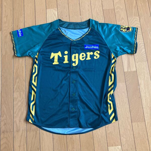 新品 未着用 ウルトラの夏 阪神 タイガース ユニフォーム