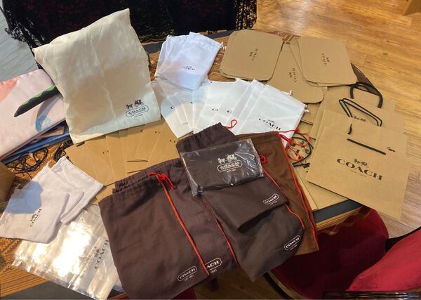 やたら沢山のCOACHの梱包資材類【紙袋 巾着袋 ビニール保護袋 組立箱など約60点ぐらい】