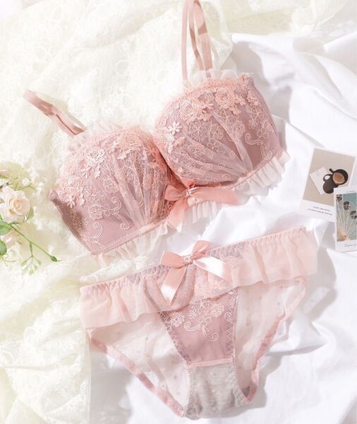 Lace Ladies リボン花柄フリルノンワイヤーブラ&ショーツセット
