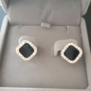 ゴールド CZ パヴェ ピアス