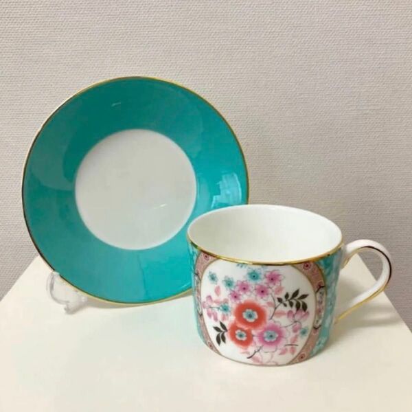 【送料込み】新品☆WEDGWOOD ウェッジウッド ティーカップ&ソーサー《ワンダーラスト カメリア》