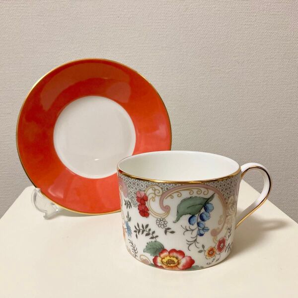 【送料込み】新品☆WEDGWOOD ウェッジウッド ティーカップ&ソーサー《ワンダーラスト ロココフラワーズ》