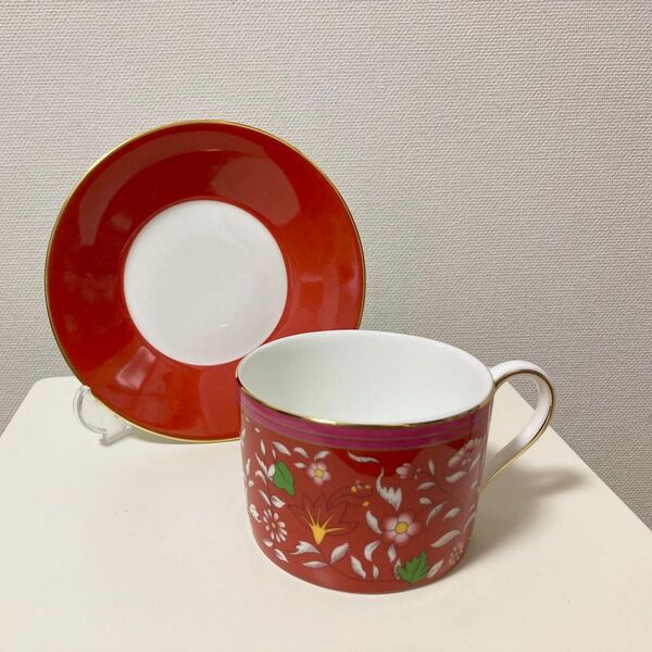 【送料込み】新品☆WEDGWOOD ウェッジウッド ティーカップ&ソーサー《ワンダーラスト クリムゾンジュエル》