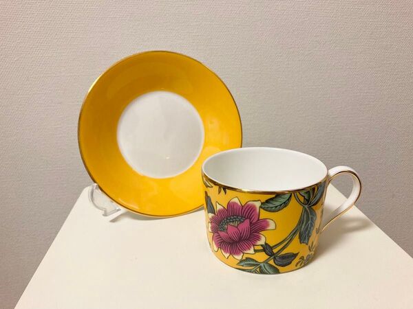 【送料込み】新品☆WEDGWOOD ウェッジウッド ティーカップ&ソーサー《ワンダーラスト イエロートンキン》