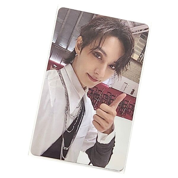 SEVENTEEN 17 IS RIGHT HERE 大阪公演 トレカ ジュン フォトカード セブチ weverse 長居
