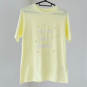 【Freeサイズ】パールつき ロゴ Tシャツ イエロー