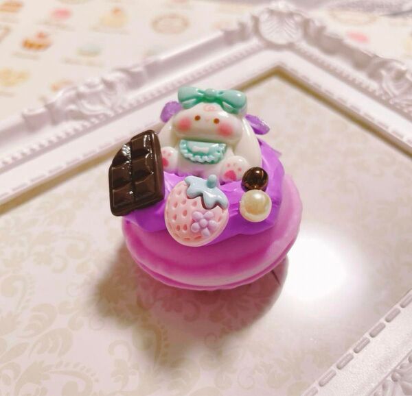 垂れ耳うさぎちゃんとチョコといちごのホイップデコ マカロンケース 小物入れ