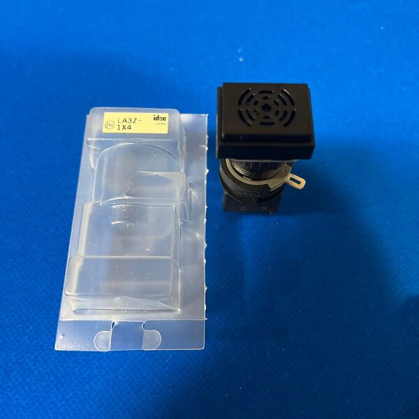 【新品未使用】IDEC製ブザーLA3Z-1X4 電圧12-24V 16φ