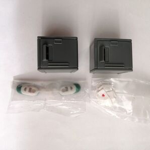 誰得?!俺得!!シリーズ 下駄箱と上履き 上履き(グリーン) 手紙の山 ミニチュアフィギュア カプセルトイ ガチャ