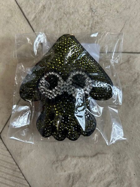 スプラトゥーン イカ きらきらラインストーンキーホルダー イエロー いか 新品