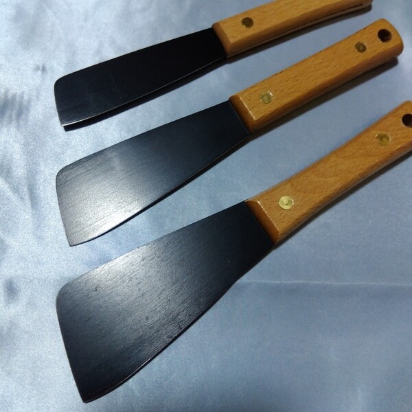 ◆黒千手◆3本セット フッ素焼付加工 新築 ハガネ製 コーキングヘラ シーリング