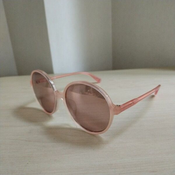 ほぼ新品 ESCADA LO607SK 691 59□18 140 サングラス