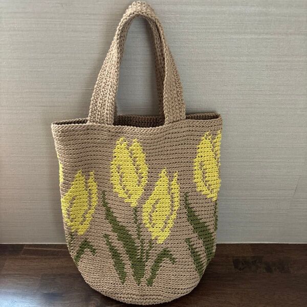 ハンドメイド かぎ編み チューリップのハンドバッグ ①