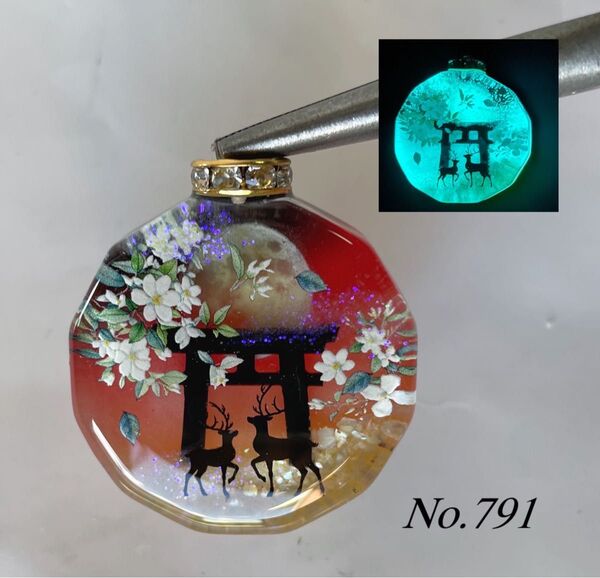 展示用/レジン/鳥居と親子鹿 ジャスミン 蓄光 オルゴナイトネックレス
