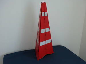  prompt decision! postage included! vehicle installing .! folding type red color triangle corn pylon 