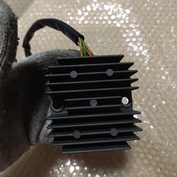 40804 CB400SS レギュレター イグナイター CDI ECU PGM-DCTユニット レクチファイア 実働取外し 純正 中古