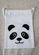 新品 香港 香港購入 パンダ 刺繍 巾着 小 panda Hongkong 小物入れ ポーチ 旅行_画像1