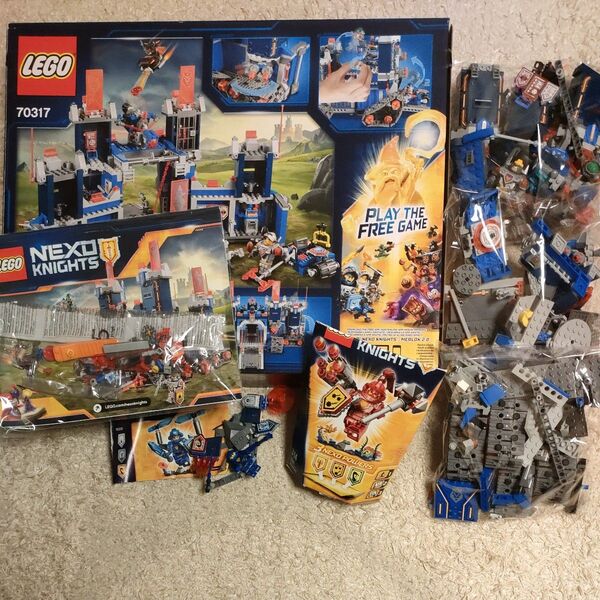 LEGO NEXO KNIGHTS(ネックスナイツ) 70317 The Fortrex、 70331、70330 3つまとめ