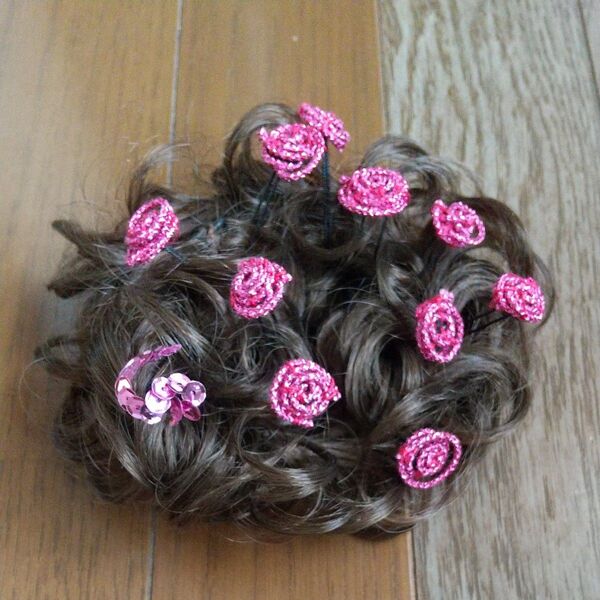 ハンドメイド バラ風 ヘアピン ピンクキラキラ飾り 10個 プラスおまけ1個