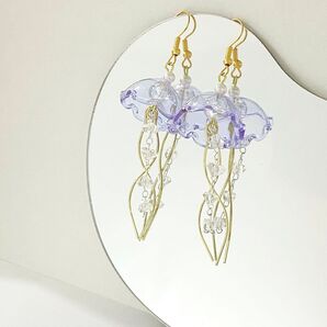 クラゲ イヤリング パープル ガラスドーム 透ける