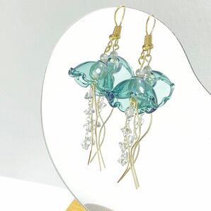 クラゲ ピアス ガラスドーム レイクブルー ちゅるん